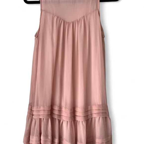 Pink Dress with Lace and pearl Detail. - Picture 10 of 13